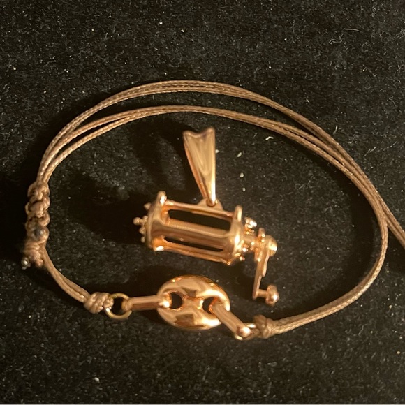 925 sterling silver, gold plated3D, fishing reel 360 rotating handle